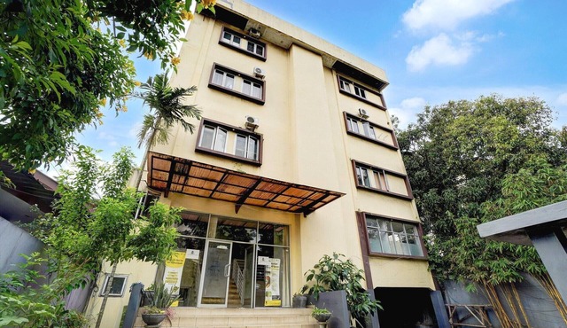 Luxury Deluxe DBL Retreat W/Free WiFi and Parking in Jakarta