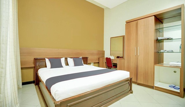 Luxury Deluxe DBL Retreat W/Free WiFi and Parking in Padang