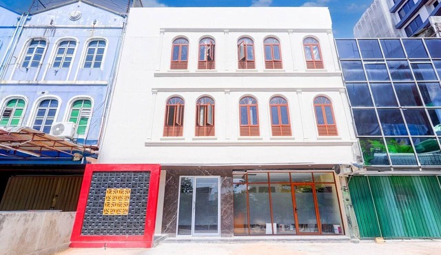 Luxury Deluxe DBL Retreat W/Free WiFi and Parking in Batam