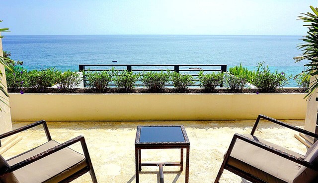 Luxury Oceanfront Suite 2 Queen Beds Sunset Reef