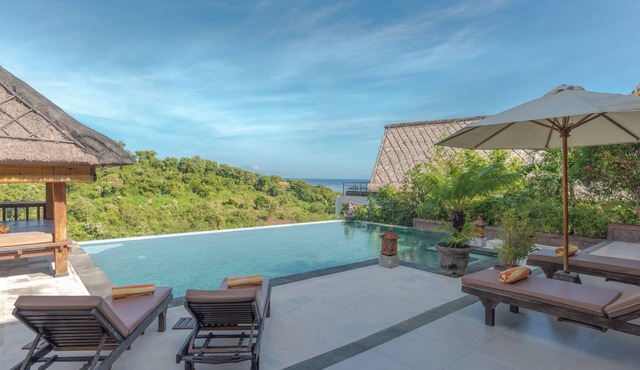 Luxury Sea View Villa, 5* Service & Infinity Pool in Lovina