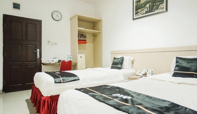 Luxury Twin Comfort Stay W/Free Parking and Pool in Palembang