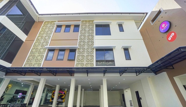 Luxury Twin Stay with Free WiFi and Parking in Yogyakarta