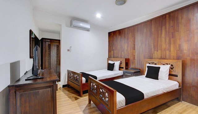 Luxury Twin Stay with Free WiFi and Parking in Yogyakarta