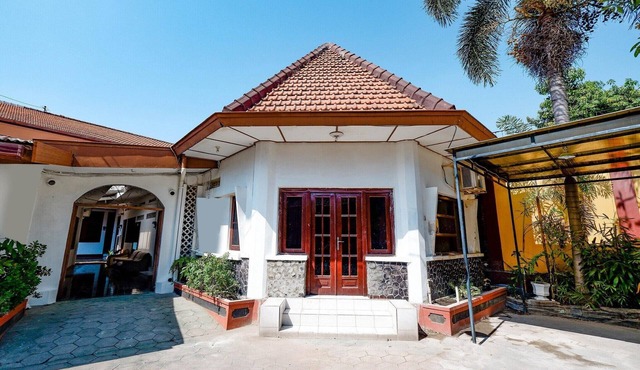 Luxury Twin Stay with Free WiFi and Parking in Solo