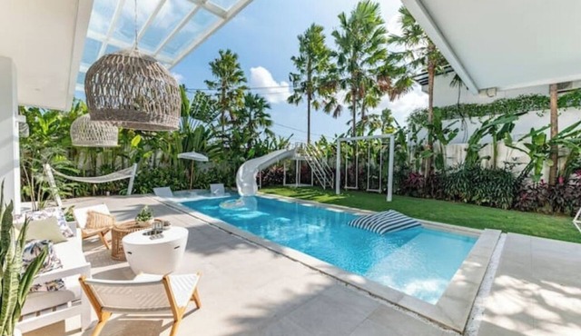 Luxury Villa Luja by GORO in Canggu - 5 Bedroom Jacuzzi, Gym, Golf in Badung Regency