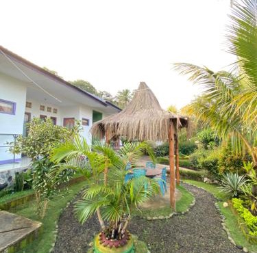 Mahoni Guest House in Kelimutu