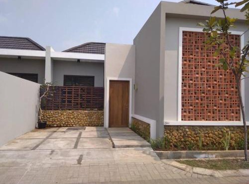 Maison de Q - 2 BR at Villa Ubud B 12 Anyer in Babagan