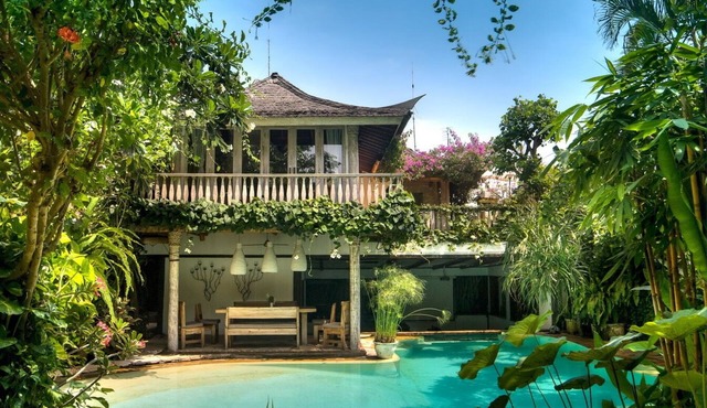 Majestic 5BR Villa, Seminyak! 5Min Drive To Kuta Beach! W/Swimming Pool! in Seminyak