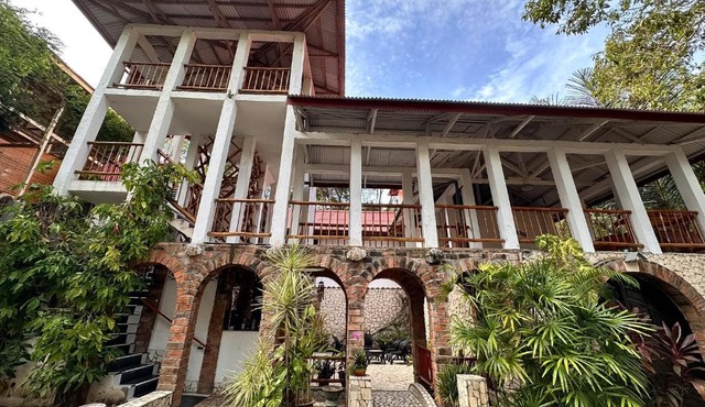 Mangga Lodge in Bira