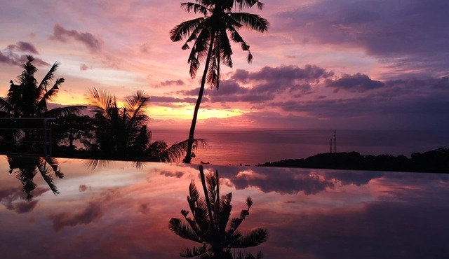 Marvelous sunset views with infinity pool in Senggigi