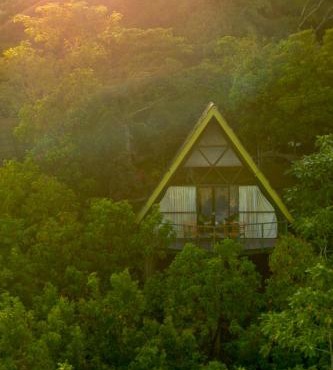 Mbeliling Mountain Ecolodge in Noca