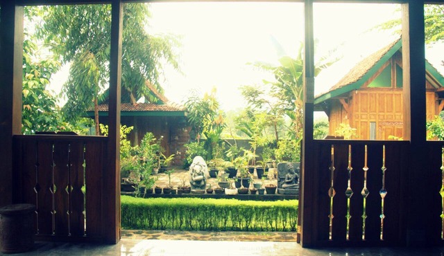 Mettaloka Guest House and Art Space in Borobudur