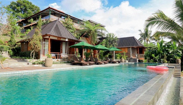 Mina Baturiti Hotel & Resto in Pacung