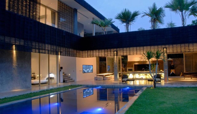 Modern 4BD Villa with Pool in Kuta