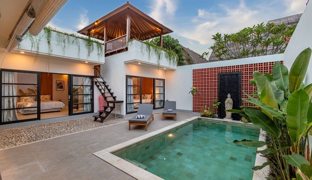 Modern Clean 2BR Seminyak Pvt. Pool + Rooftop in Badung