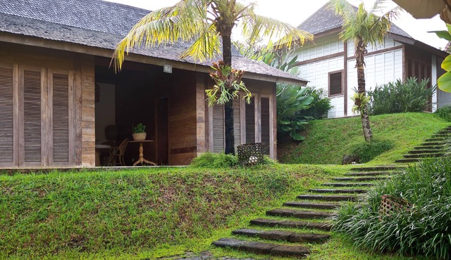 Modern Wooden House in Canggu Resort in Canggu