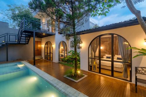Momo Villa Bandung in Bandung