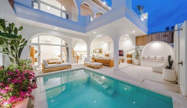 "Mykonian" Concept - Luxurious 3BR Canggu Beach in Bali
