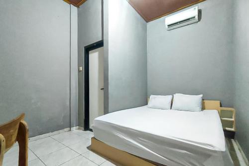 Nay Guesthouse near UMS Mitra RedDoorz in Colomadu