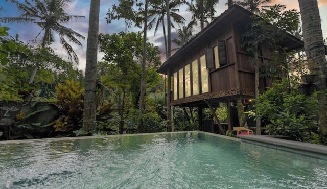 NEW: TREEHOUSE with private pool near YOGABARN ❤ in Ubud