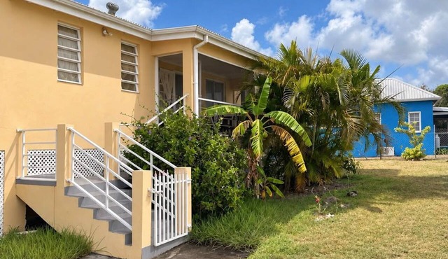Ocean View Orchid Villa - Sunset View/Private Pool, 5 min walk to paradise beach in Saint Thomas Lowland Parish