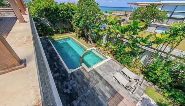 Ocean view 2-bedrooms Yudistira villa 50m from the beach in Bali
