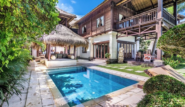 Oceanview Stay – 2 Levels, Separate Entrances | The Village of Angels Resort in Kabupaten Karangasem