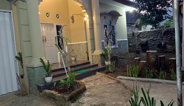 Oikos Green Homestay - by Login in Kuningan