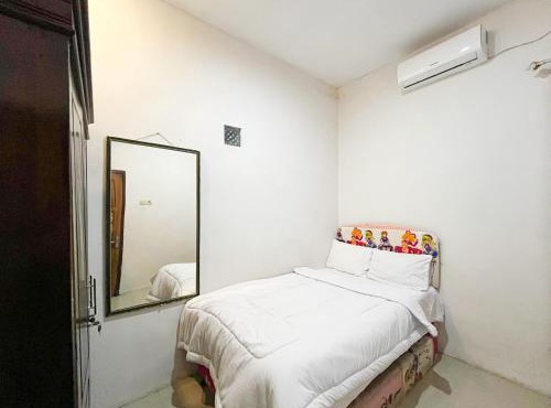 Oma Kost 3 Probolinggo Mitra RedDoorz in Probolinggo