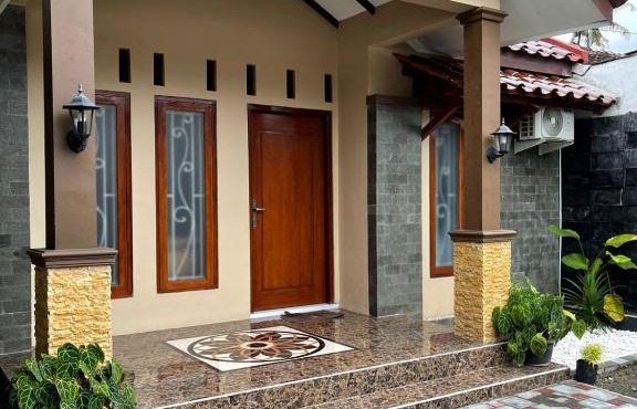 Omah Pikatan Homestay in Jarakan