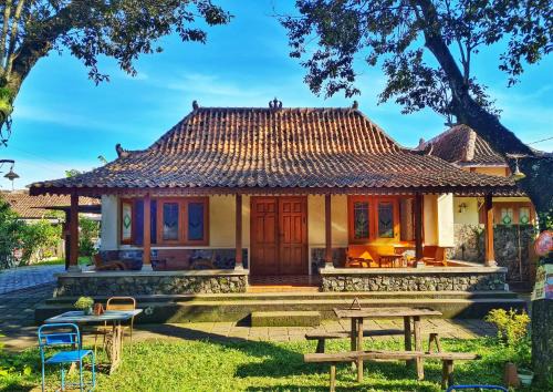 Omah Pitoe Yogya Homestay in Yogyakarta