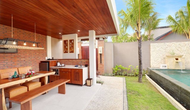 One Bedroom Suite Villa with a private pool only 5 minutes drive to the beach in Jimbaran