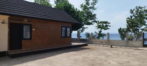 Oreo Beach Villa Kayangan in Luhuk