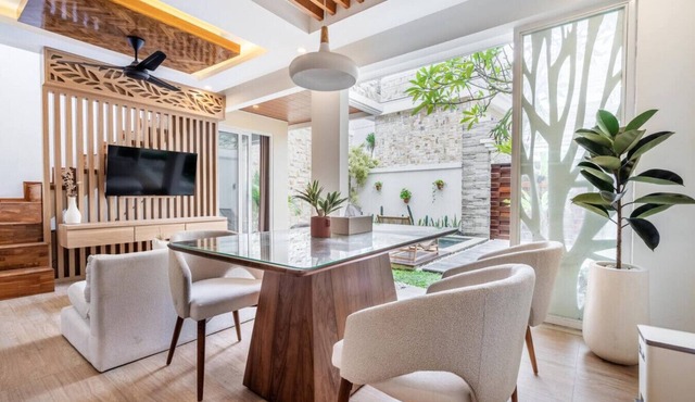 Orivista NEW! Luxe Private Pool Villa w Rooftop in Mengwi