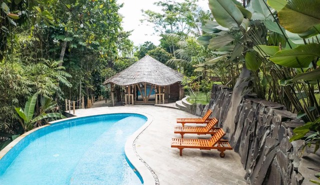 Osing Bamboo Resort in Tamansuruh