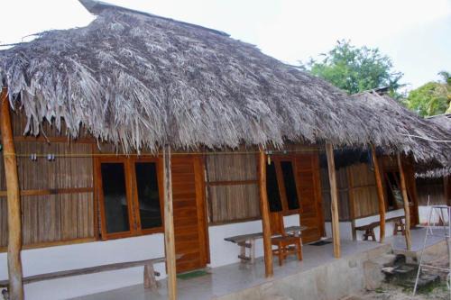 Ovabaluk Surf Camp in Nembrala