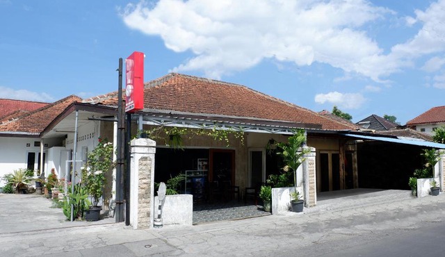 OYO 1196 Hotel Pura Puspa Rosa in Yogyakarta