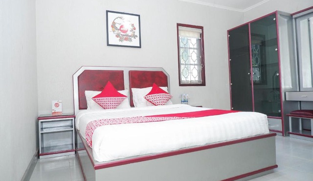 OYO 1284 Executive Residence in Semarang