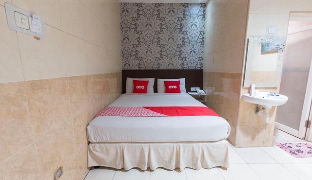 OYO 1702 Harmoni Inn Makassar in Makassar