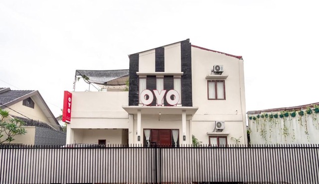 OYO 2076 Oxy Art Boarding House in Medan