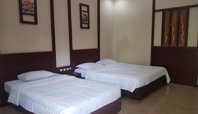 OYO 2671 Wisma Djaja Syariah in Bojonegoro