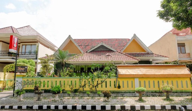 OYO 2772 Jonas Homestay in Malang