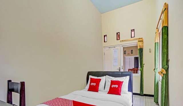 OYO 3298 Bromo Guest House Family in Malang