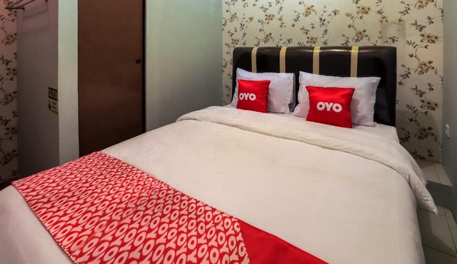 OYO 3375 Sumatera Agustinekost Syariah in Medan