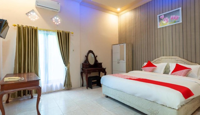 OYO 3452 Esemka Hotel And Resto in Bojonegoro