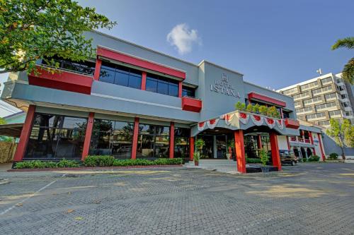 OYO 3934 Hotel Istana in Pekalongan