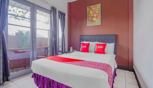 OYO 90064 Hotel Salon Fora & Cafe in Bandung