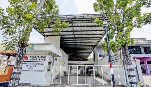 OYO 92124 Raya Permai Homestay Syariah in Pamekasan