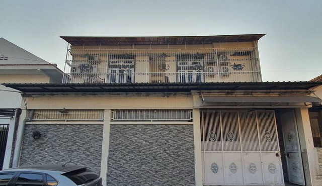 OYO 93114 Salak Homestay Syariah in Surabaya